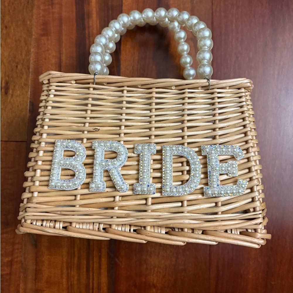Pearl Handle Bride Wicker Bag